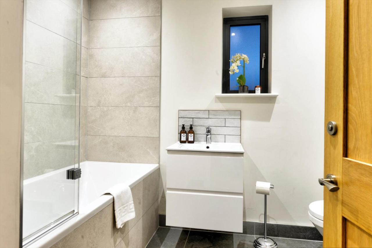 The Penthouse - Allocated Parking With City Views Ripon Luaran gambar